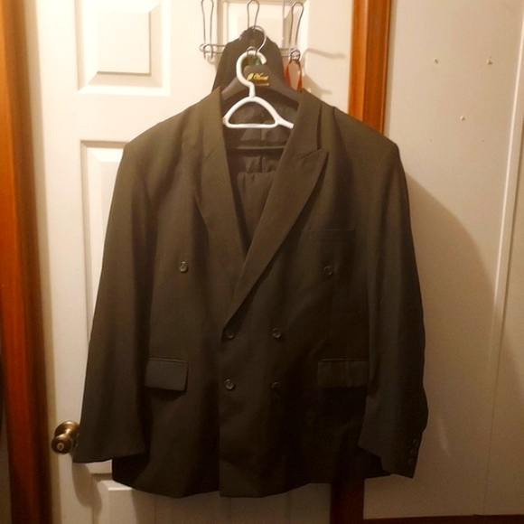 G.Vivion Other - Green Double Breasted mens suit ×w/ shirt Brand G.Vivoni, Size 52R/48W 👕 3XL
